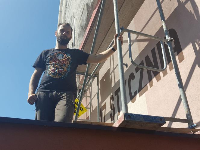 Na bloku przy ul. 17 Stycznia powstaje mural 