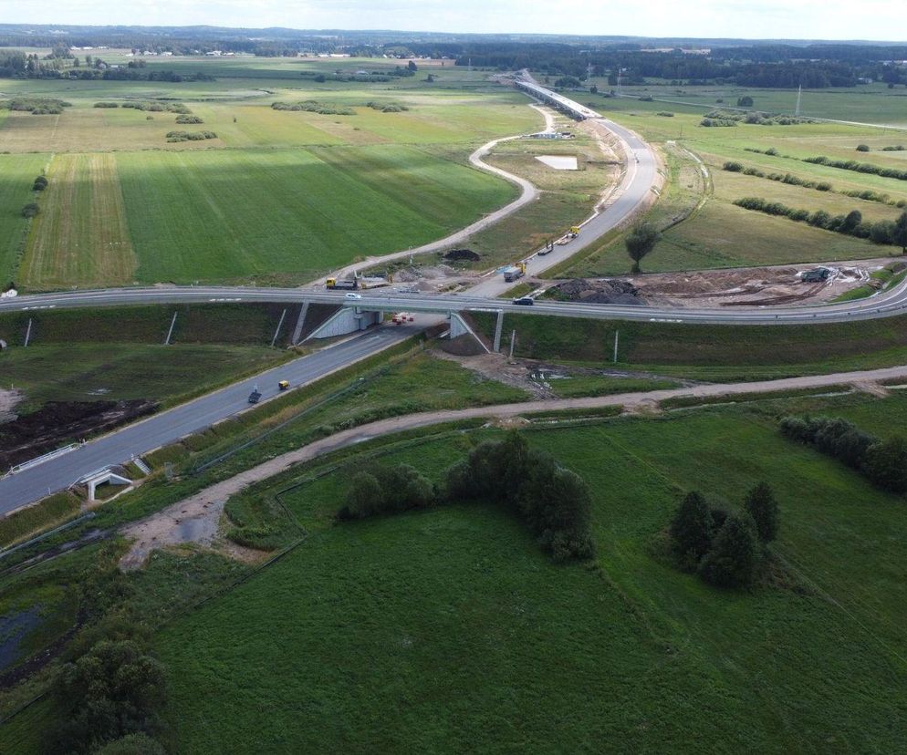Trwa budowa najważniejszej obwodnicy w woj. podlaskim. Estakada nad Biebrzą robi wrażenie!