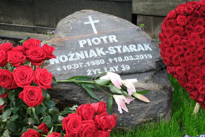 Dwa groby Woźniak-Staraka