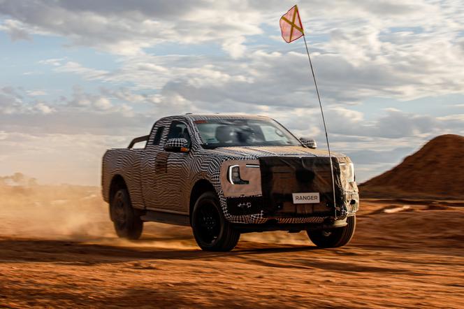 Nadjeżdża Ford Ranger nowej generacji. Robota nie będzie mu straszna