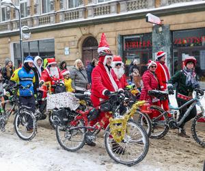 Parada w Mikołajów w Chorzowie na koniec Mikołajowego Festiwalu Czekolady z... owadami