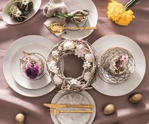 Wielkanocny stół pięknie nakryty - geometria de luxe