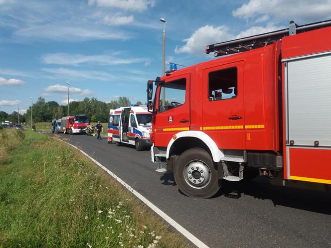 Młody motocyklista zginął w wypadku pod Bydgoszczą! Trwają poszukiwania kierowcy [ZDJĘCIA]