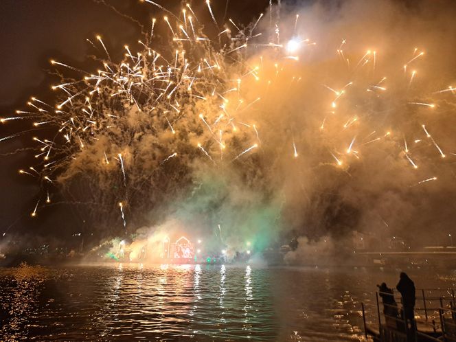 Małopolskie Królewskie Widowisko na Wiśle w ramach 24. Parady Smoków