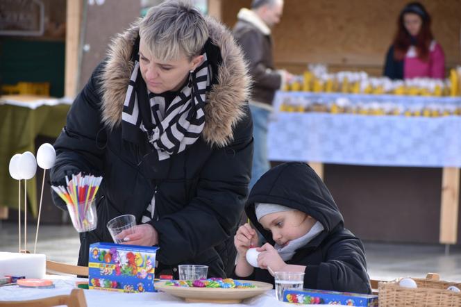 Jarmark Wielkanocny w Końskich. Były piękne palmy, malowanie pisanek i dużo atrakcji