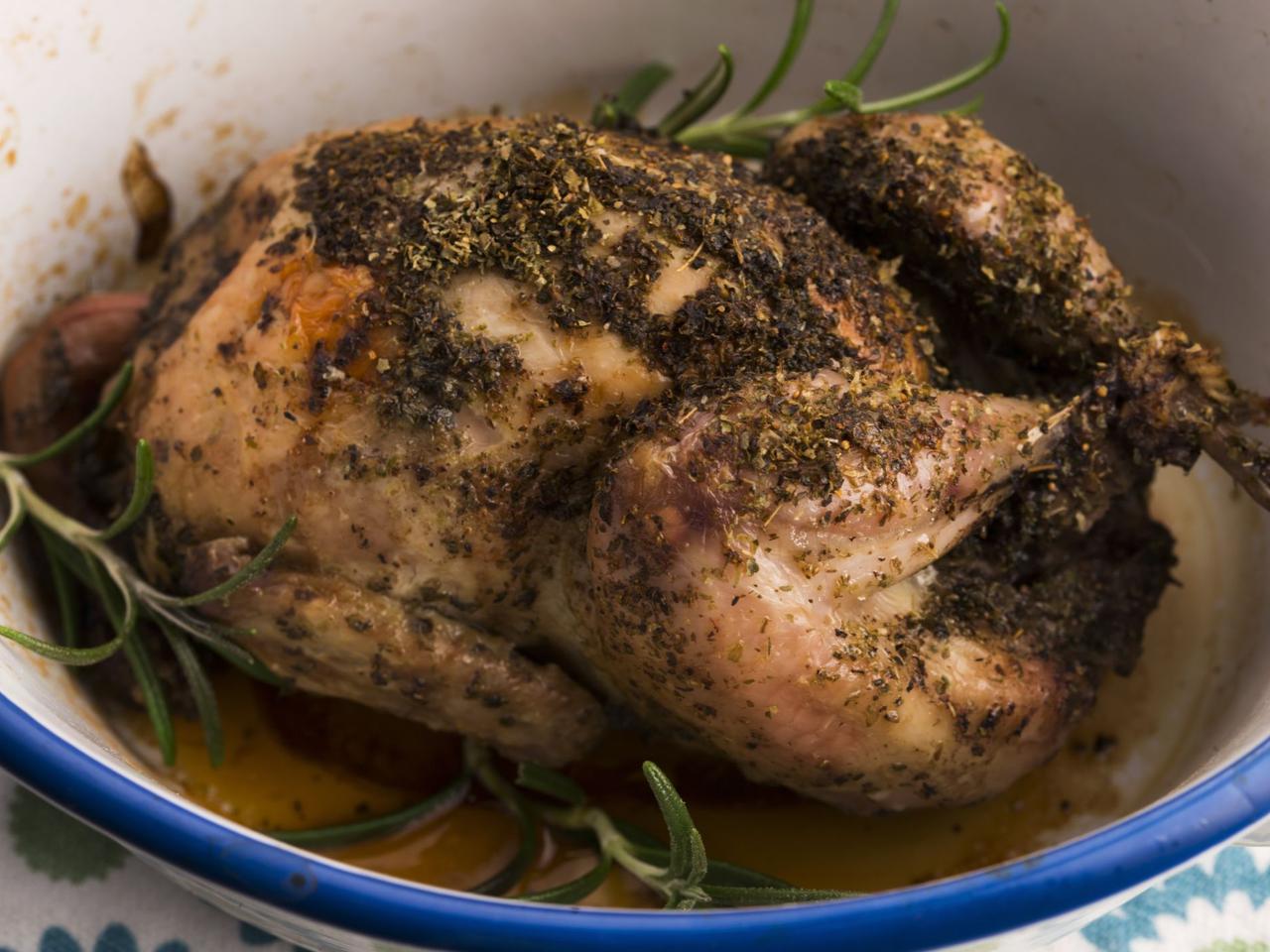 Przepiórka smażona z sosem tymiankowym: pomysł na pyszny obiad