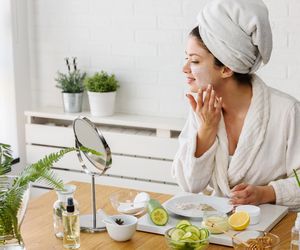 Uważaj na domową pielęgnację! Te popularne maseczki zamiast pomóc, mogą zniszczyć skórę