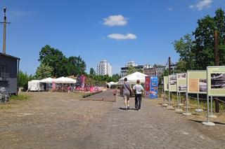 Byliśmy na otwarciu miejskiego Beach Baru. Tak wygląda Port Węglowy [ZDJĘCIA]