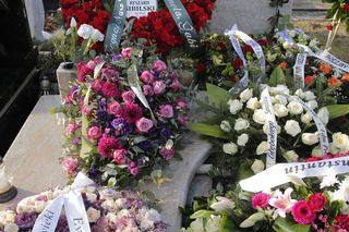 Ewa Bem pochowała męża. Sibilski i córka gwiazdy w jednym grobie