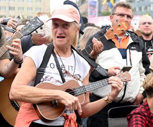 Gitarowe granie z zespołem Dżem na Rynku w Katowicach