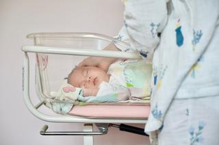 W lubelskim szpitalu dużo dzieci z infekcjami oddechowymi. Rozmowa z ekspertką o zakażeniu RSV