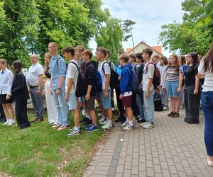 Pamięć o powstańcach żyje w Ostrzeszowie. Ulicami miasta przeszedł Marsz Pamięci [ZDJĘCIA]