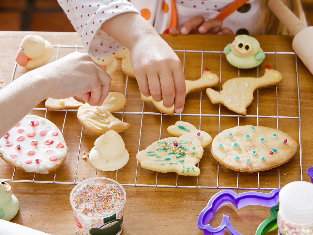 Kruche ciasteczka na Boże Narodzenie: przepisy na ciasteczka do schrupania i na choinkę