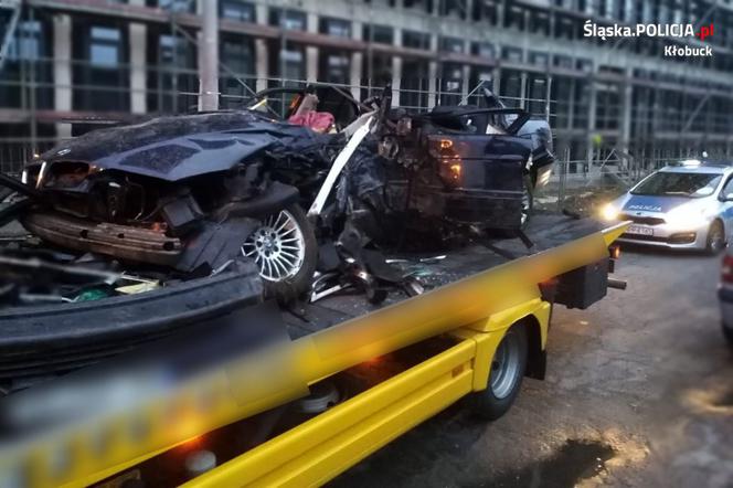 KOSZMARNY wypadek pod Kłobuckiem. BWM ZMIAŻDŻONE! Ważna prośba policji! [ZDJĘCIA]