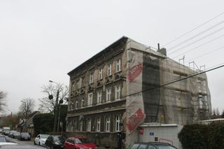 Kiedyś ta kamienica stała na granicy miasta, dziś jest w centrum Bydgoszczy. Właśnie zmienia oblicze