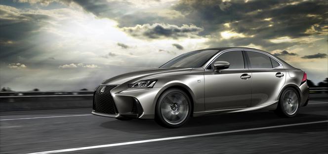 Lexus IS 200t lifting 2017