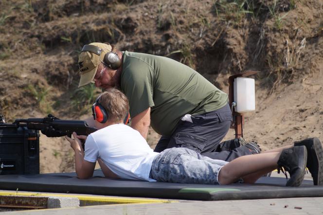Piknik strzelecki w Bydgoszczy. To była nie lada gratka dla miłośników broni! [ZDJĘCIA]