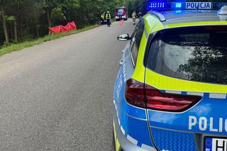 Tragedia na Mazurach. Motocyklista wjechał w drzewo! 42-latek zginął na miejscu