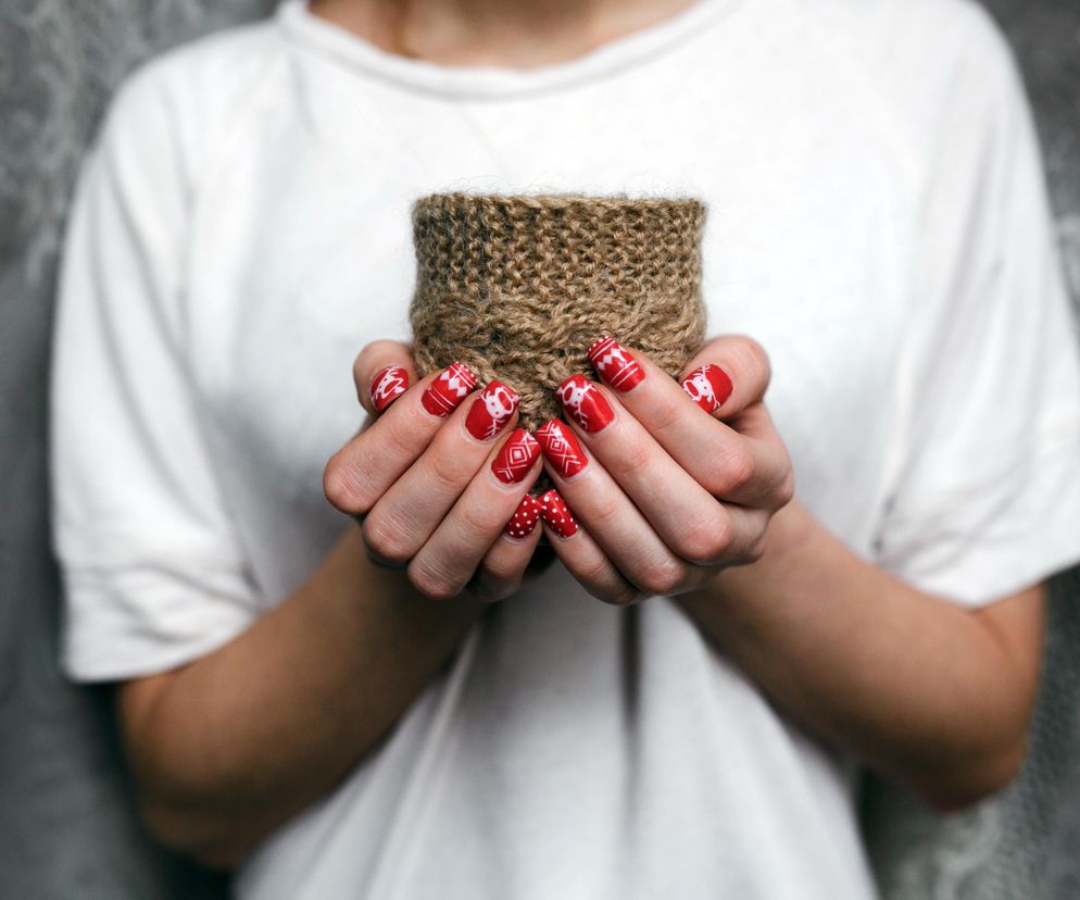 Piękne paznokcie na święta i Sylwestra. Jaki manicure wybrać?