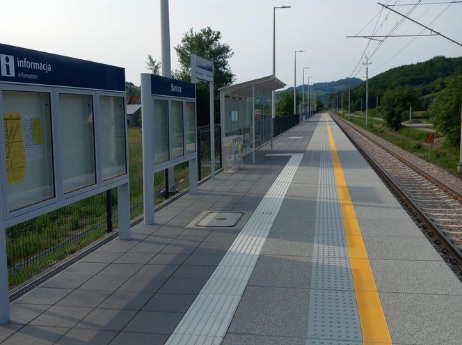 Nowe perony i infrastruktura kolejowa na "kryniczance" w Dolinie Popradu