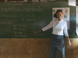 Rihanna uczy matematyki dzieci z Malawi