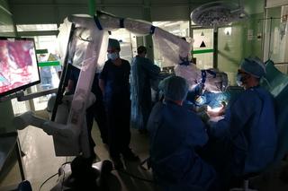 operacja z wideomikroskopem