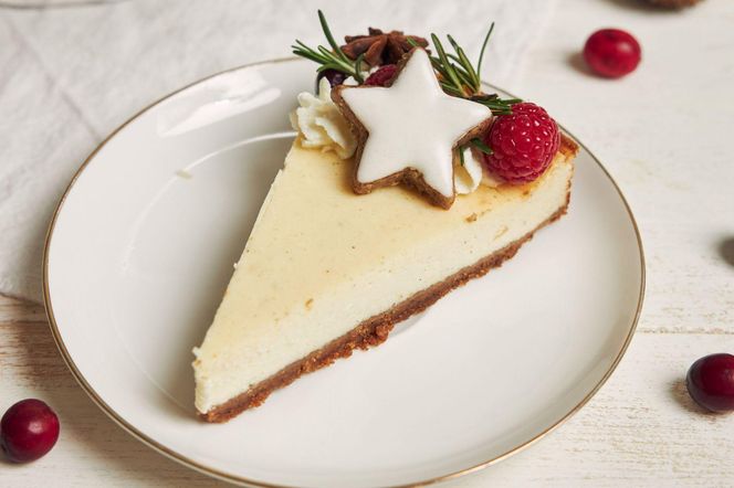 Doskonały sernik piernikowy na Boże Narodzenie. Jego sekretem jest sposób pieczenia
