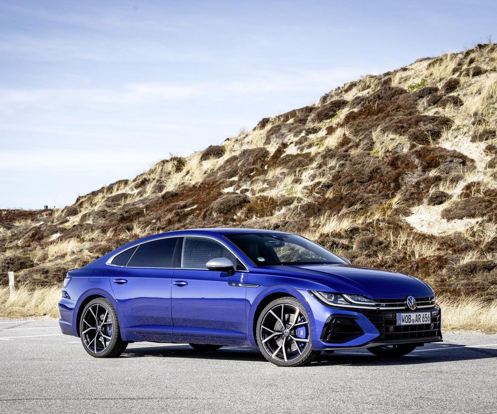 Passat czy Arteon? Który model Volkswagena lepiej spełni Twoje oczekiwania?