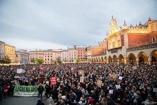 Kraków: Ani jednej więcej. Protest po śmierci ciężarnej Izabeli [WIDEO, ZDJĘCIA]