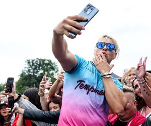 Śląska Scena Letnia na promenadzie przy Stadionie Śląskim w Chorzowie