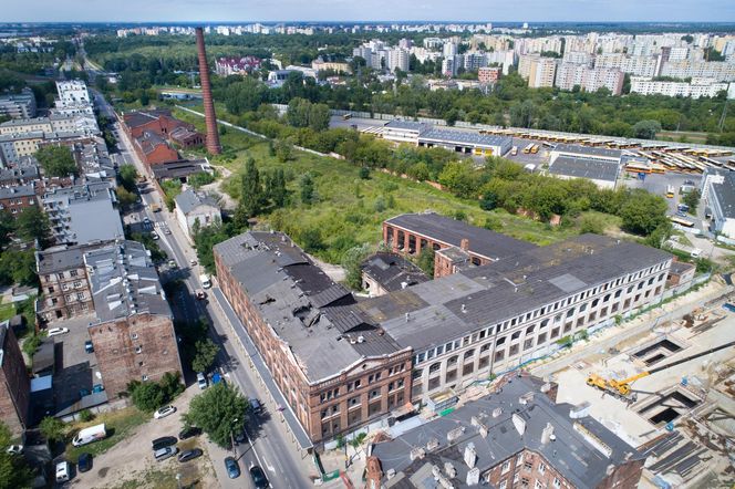 Widok od strony metra Szwedzka w 2017