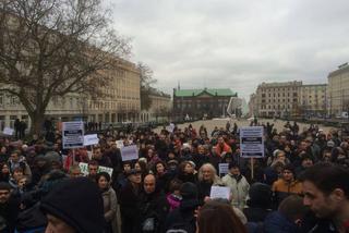 Poznań: Manifestacja muzułmanów w Polsce przeciwko terroryzmowi