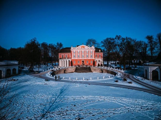 Pałac w Kurozwękach