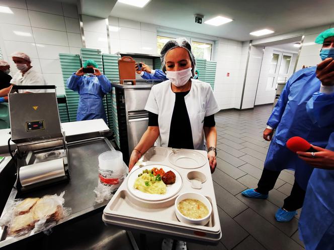 Nowocześnie i oszczędnie. Szpital w Kaliszu podsumowuje rok działalności własnej kuchni i pralni