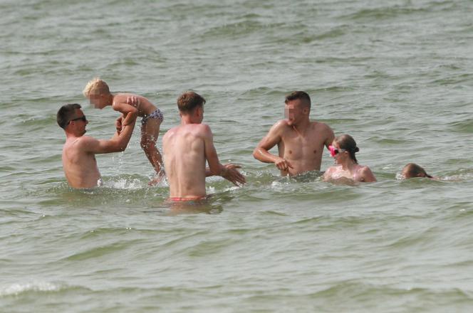 Sławomir Peszko na plaży
