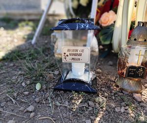 Pogrzeb Justyny i Zbigniewa. Ich groby utonęły w białych kwiatach