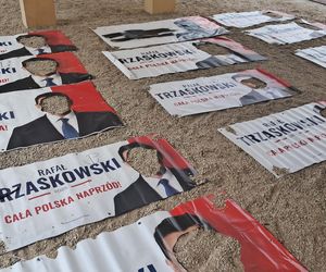 Łowca głów Rafała Trzaskowskiego w rękach policji. Pociął 50 transparentów wyborczych!