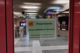 Zamknięta stacja metra Centrum (5.11.2025)