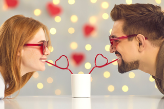 Walentynki 2022 - czy przez pandemię Polacy stracili cały romantyzm? 