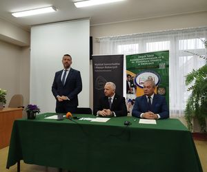 Skorzysta miasto, uczniowie i nauczyciele. Siedlecka „Samochodówka” podpisała umowę patronacką z Politechniką Warszawską
