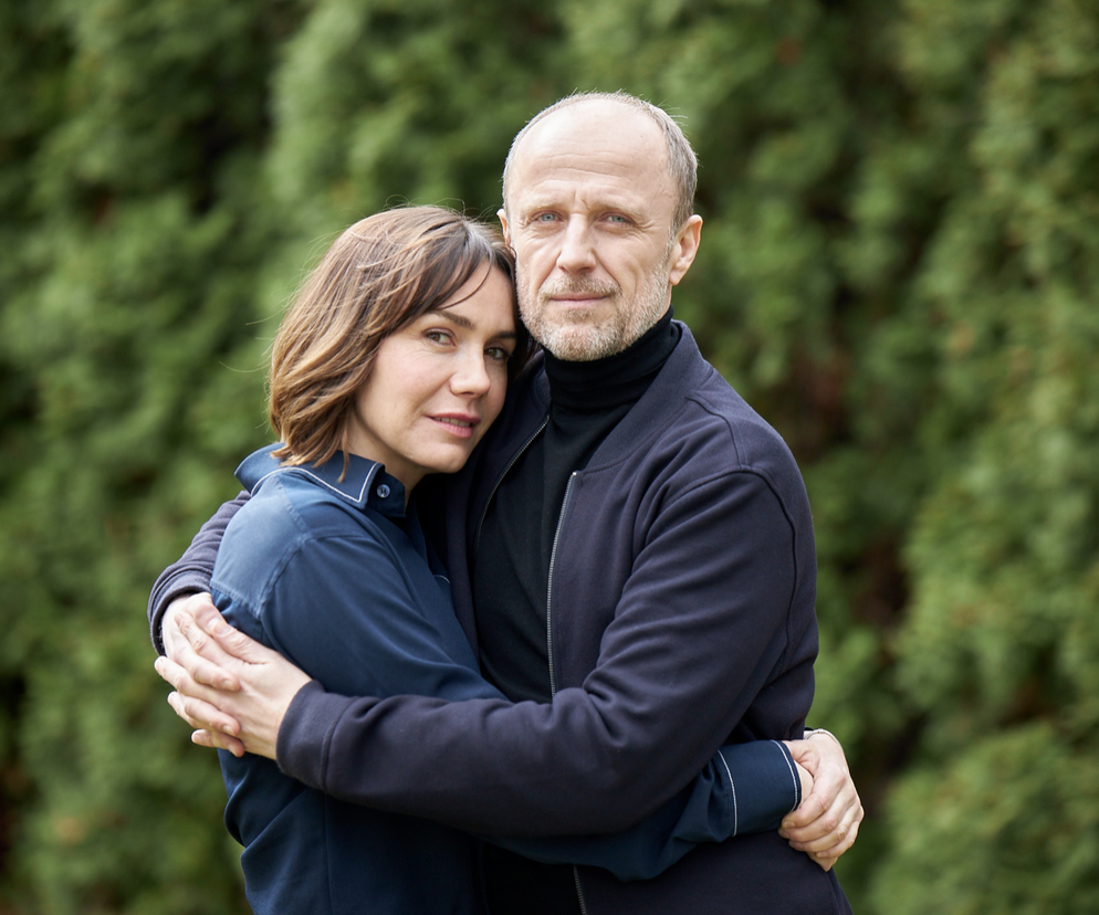 Wiosenna ramówka Polsatu 2023. Wysyp nowych seriali. Wotum nieufności, Matka, Rodzina na maxa, Sługa narodu. Kiedy premiery?