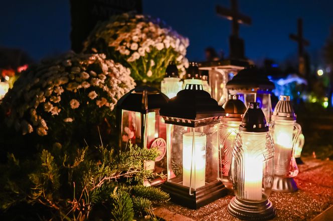 1 listopada na Cmentarzu Łostowickim w Gdańsku. Tak wygląda w dniu Wszystkich Świętych