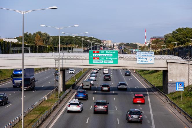 Rozbiórka „szkieletora” przy ul. Literackiej 7 – ulica obok inwestycji