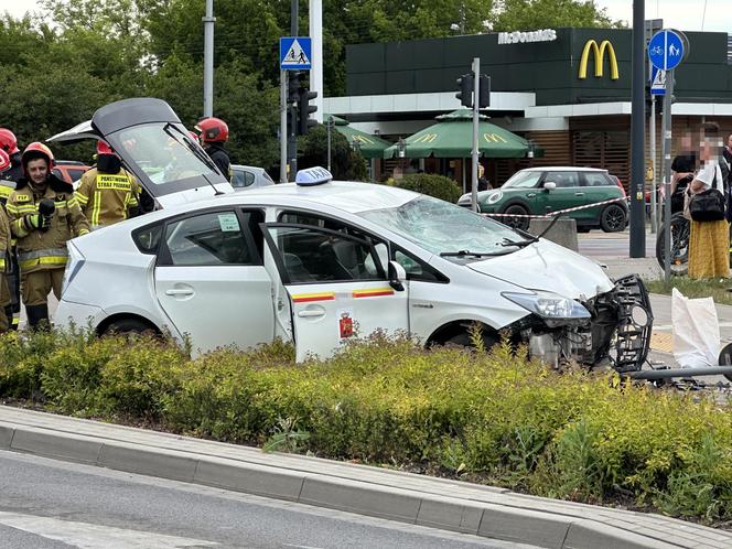 Przeleciał kilkadziesiąt metrów. W stanie krytycznym trafił do szpitala. Przerażające okoliczności potrącenia na Targówku