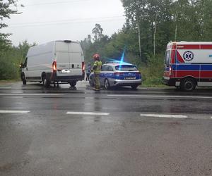 Lubienia. Zderzenie busa z osobówką. Kobieta w ciąży trafiła do szpitala