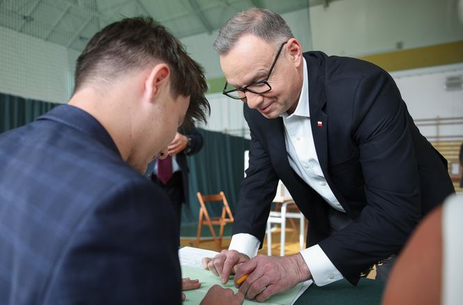 Głosowanie Andrzeja i Agaty Dudów 