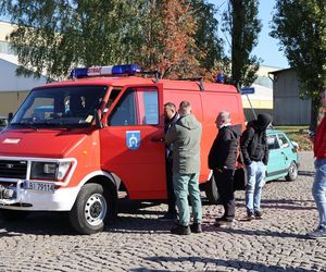 Zlot pojazdów zabytkowych na terenie dawnej Fabryki Samochodów Ciężarowych w Lublinie