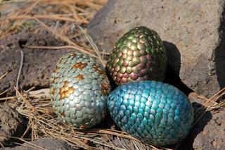 Wielkanoc 2024: Jak zrobić smocze jaja rodem z Rodu Smoka i Gry o Tron? [PORADNIK DYI KROK PO KROKU]