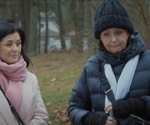 M jak miłość, odcinek 1868. Kinga (Katarzyna Cichopek), Marysia (Małgorzata Pieńkowska)