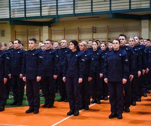 Ślubowanie nowych policjantów w Łodzi